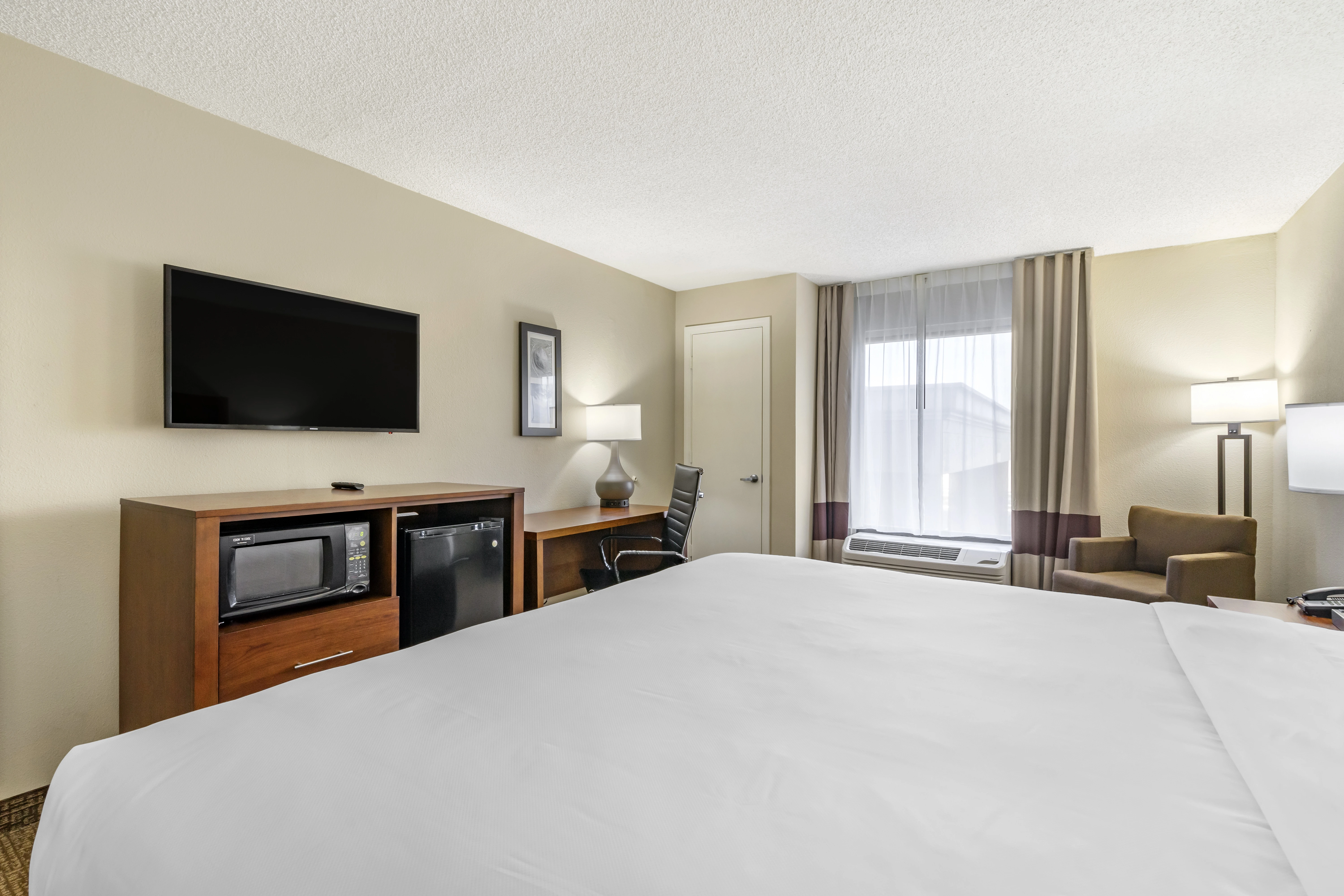 ComfortInn room2 - Guest Room