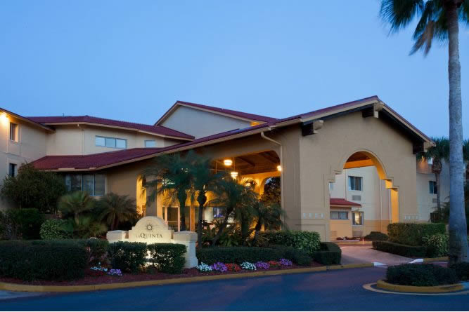 La Quinta Inn & Suites, St. Pete-Clearwater Airport La Quinta Inn & Suites, St. Pete-Clearwater Airport